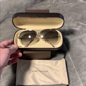 Louis Vuitton Petite Viola Pilote Sunglasses